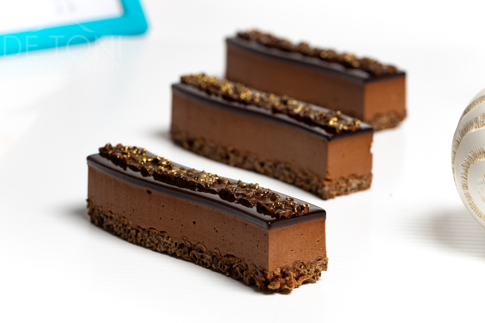 VEGAN CHOCOLATE CRUNCHY SLICE