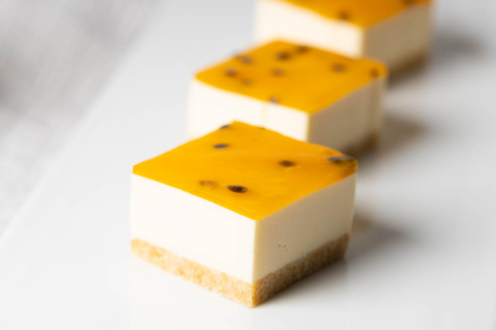 MANGO CHEESECAKE SLICE 47x47 SQUARE, Box 48/1